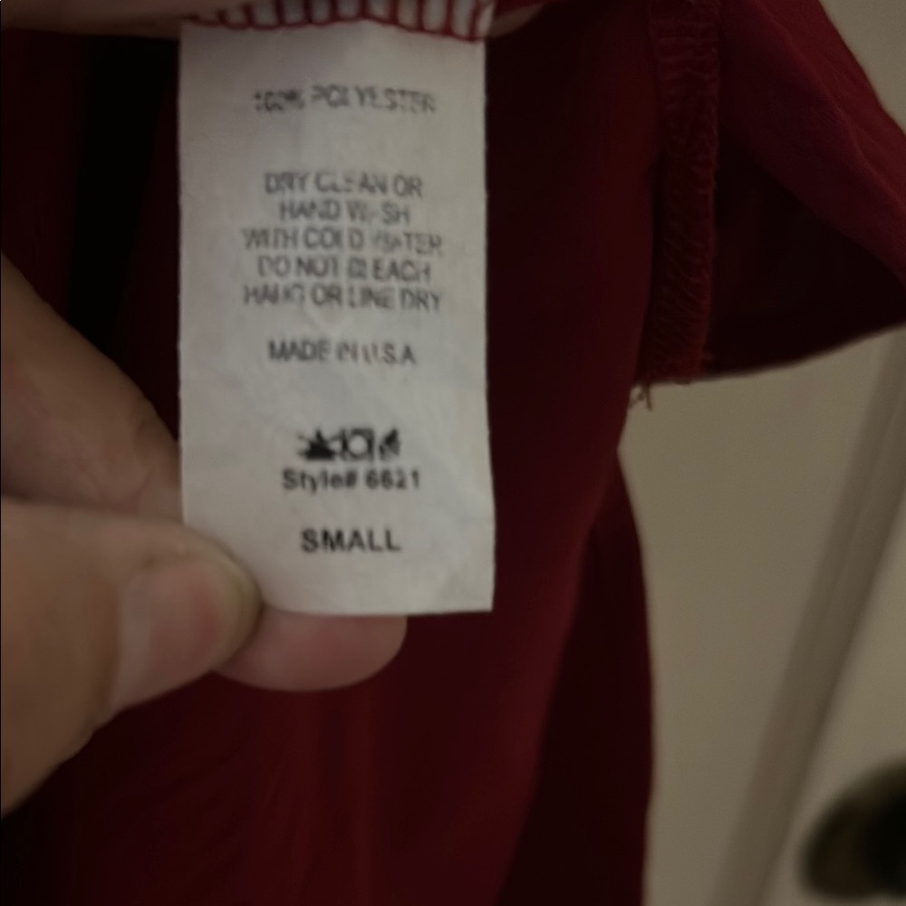 Entro Deep Red Blouse - Picture 3 of 10